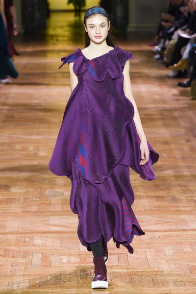 Look 44